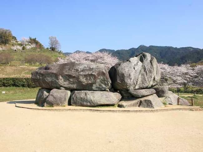 29000239_00009_石舞台古墳